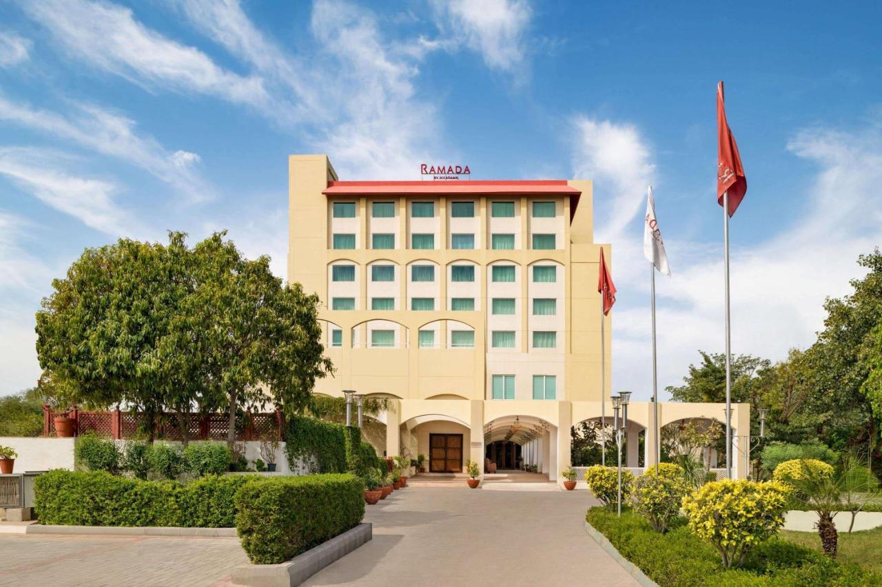 होटल Ramada By Wyndham Jaisinghpura 4*