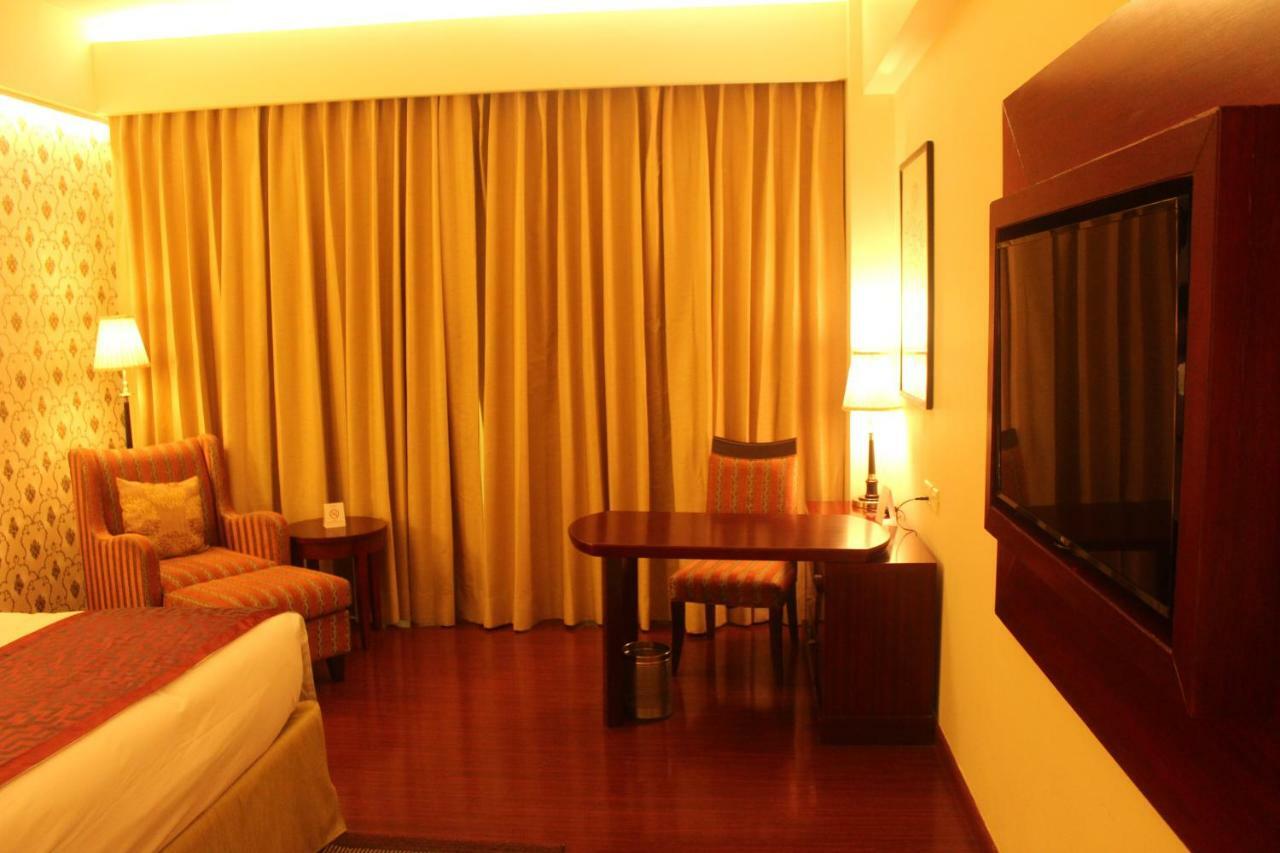 Ramada By Wyndham Jaisinghpura होटल